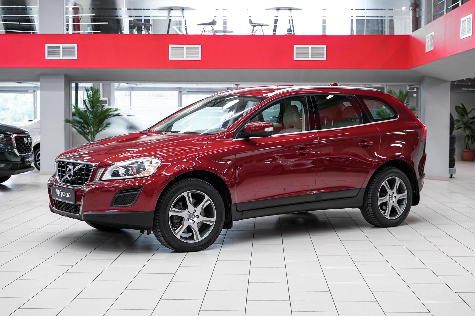 Volvo XC60 2011, красный, ДЦ Орехово