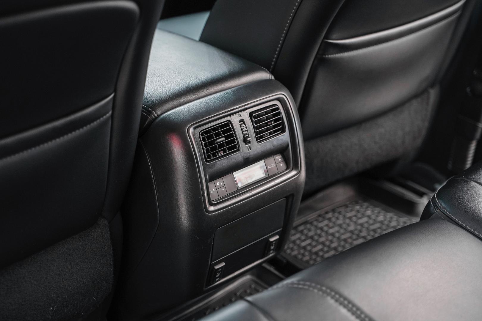 Nissan Pathfinder 2015, серый, ДЦ Орехово