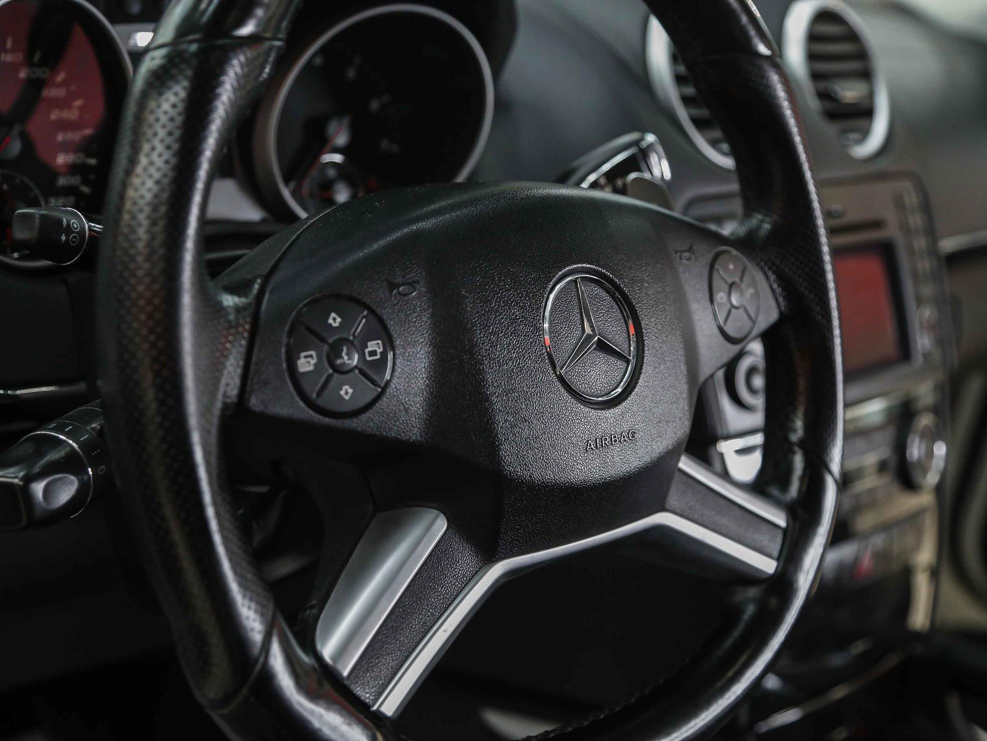 Mercedes-Benz M-Класс AMG 2010, белый, ДЦ Орехово