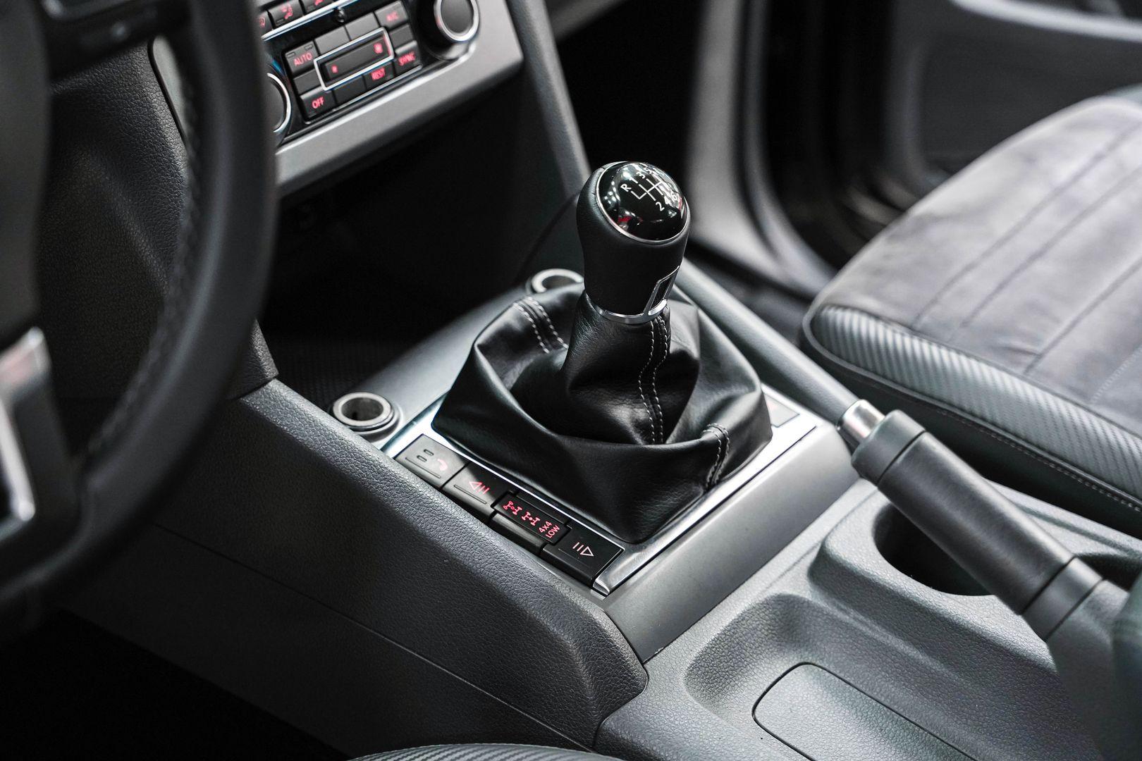 Volkswagen Amarok 2013, черный, ДЦ Орехово