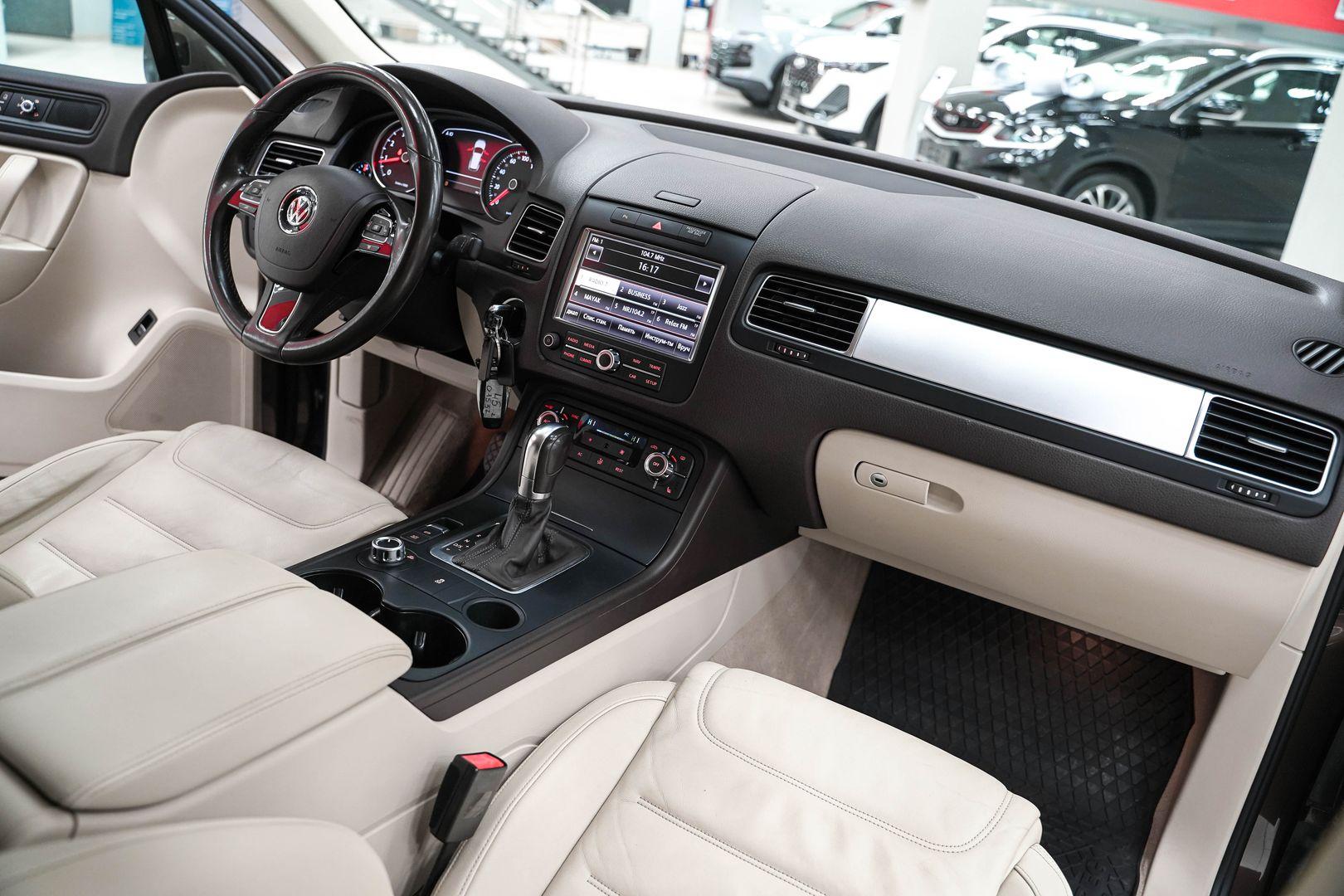 Volkswagen Touareg 2012, коричневый, ДЦ Орехово