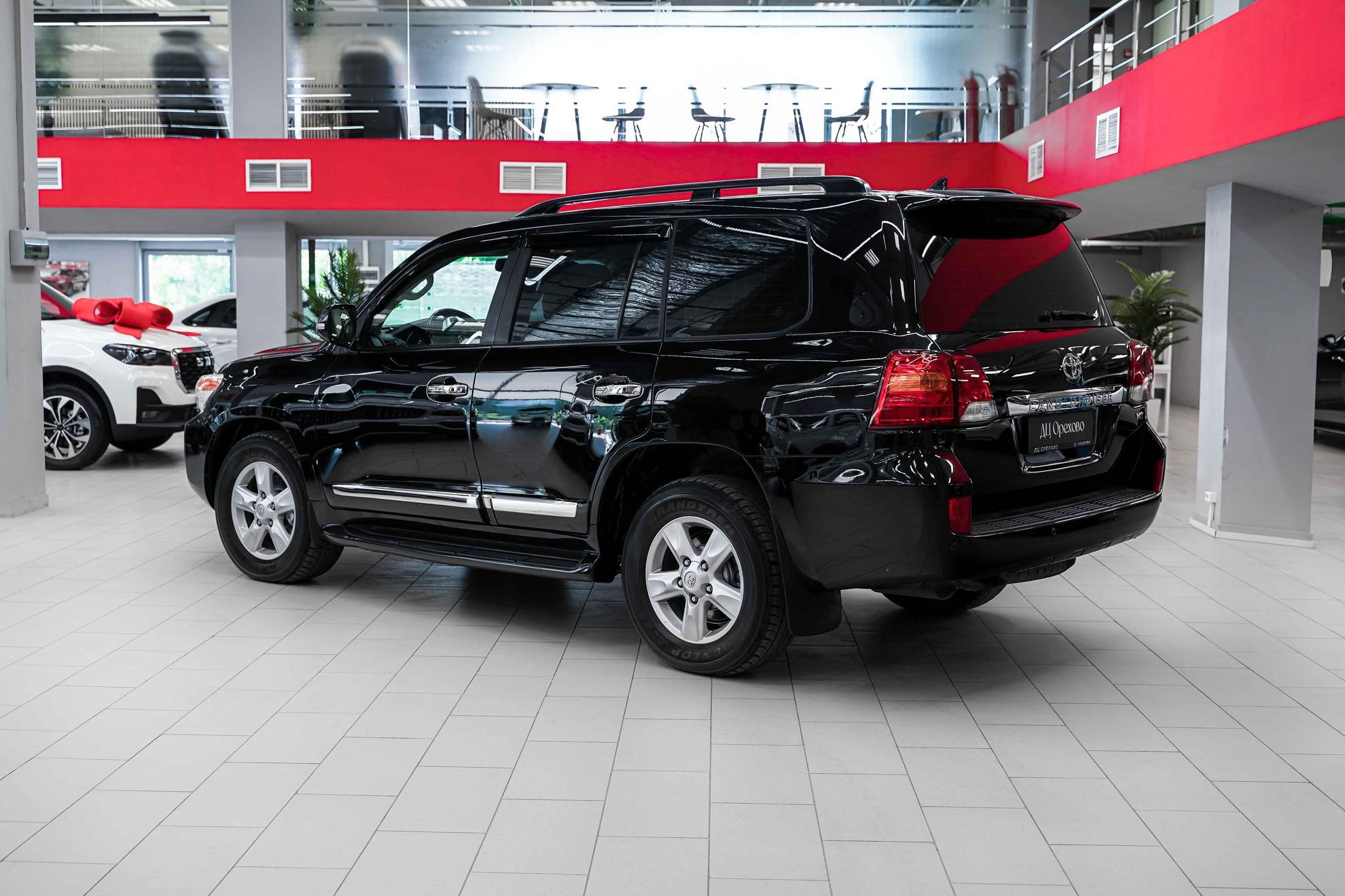 Toyota Land Cruiser 2014, черный, ДЦ Орехово