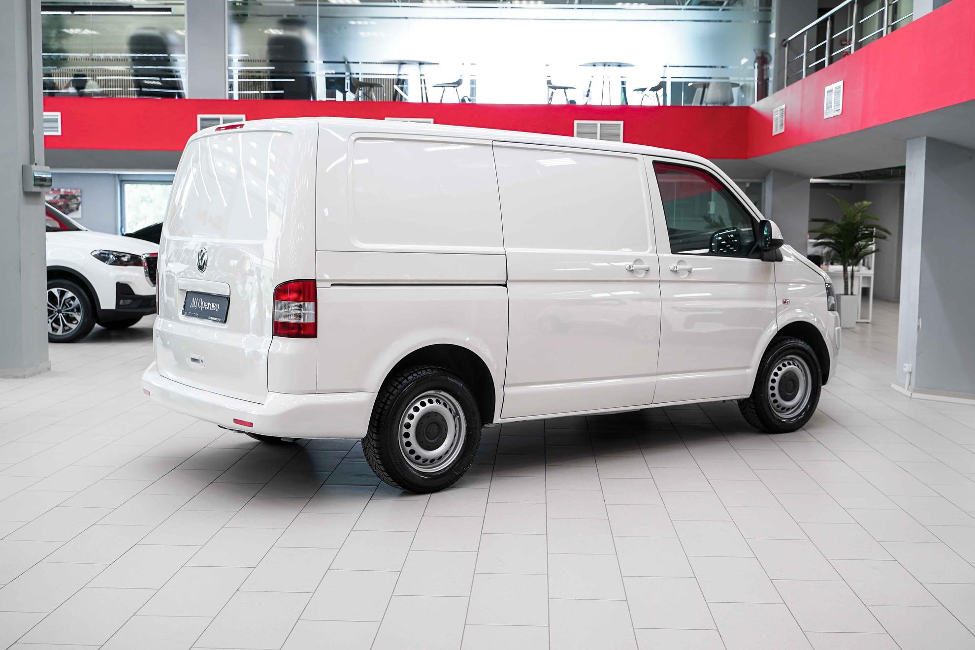 Volkswagen Transporter 2011, белый, ДЦ Орехово