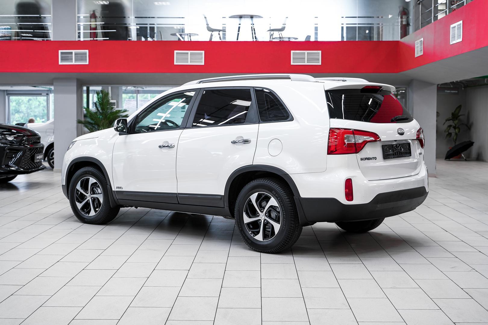 Kia Sorento 2013, белый, ДЦ Орехово