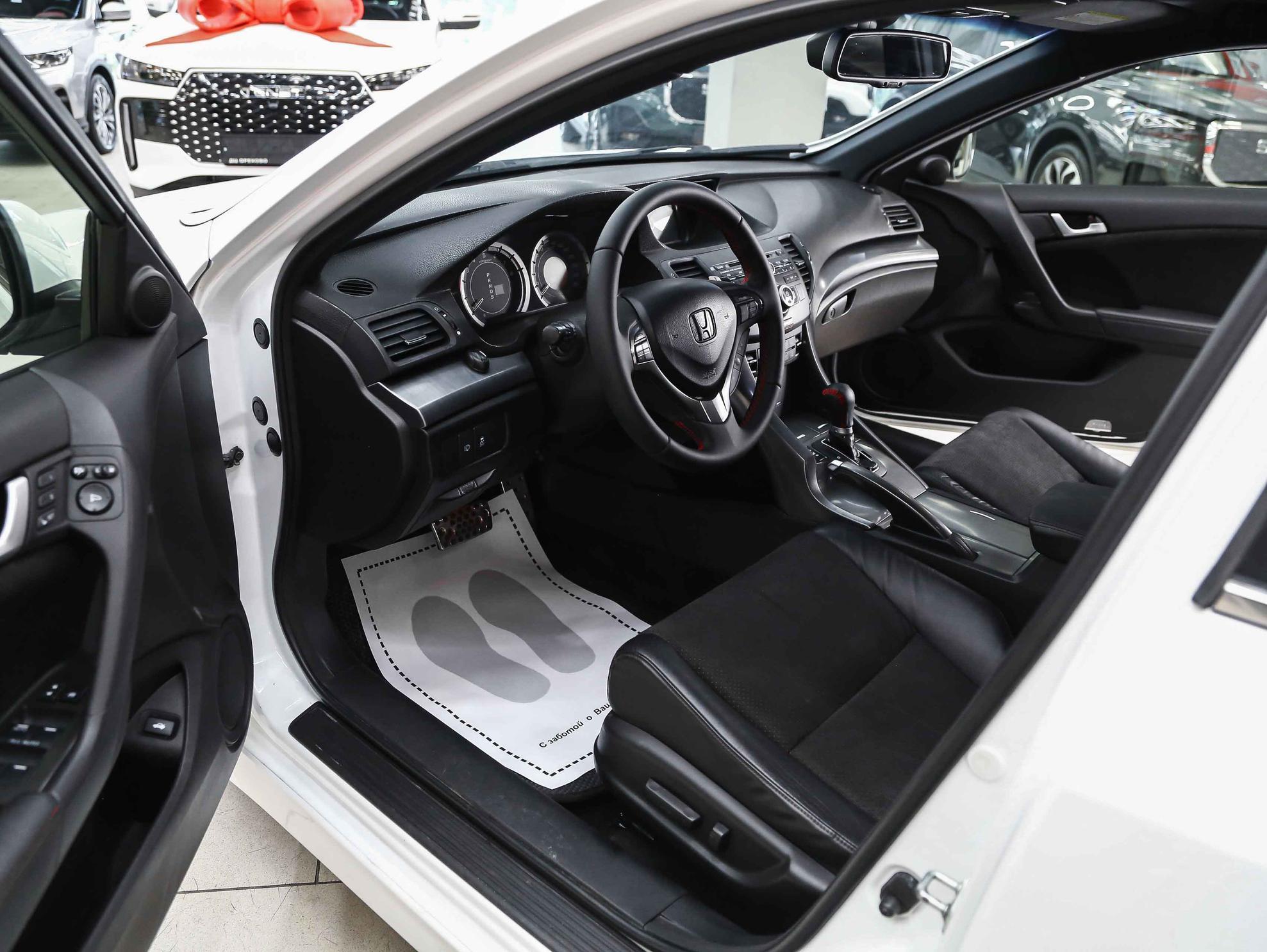 Honda Accord 2012, белый, ДЦ Орехово