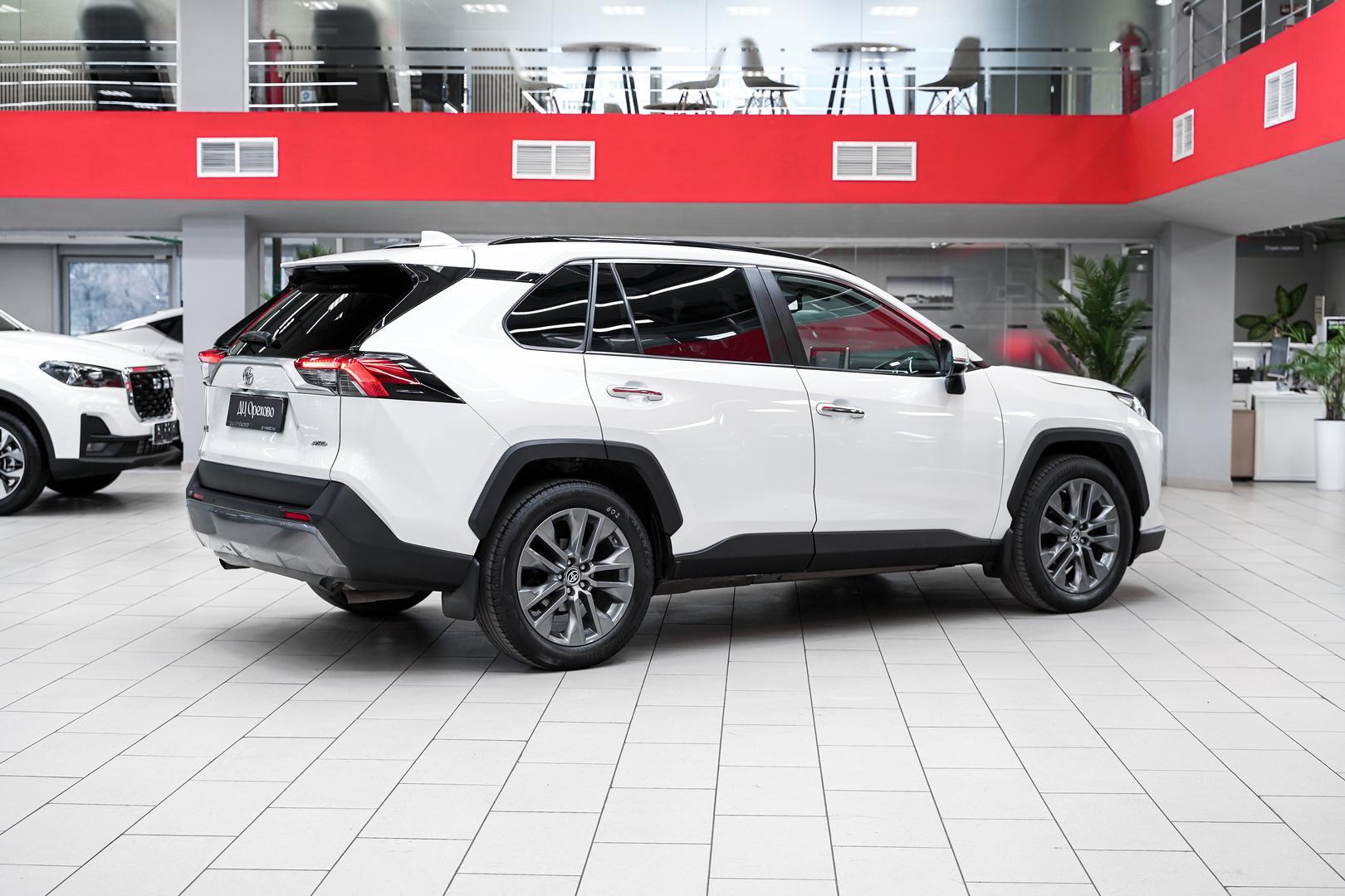 Toyota RAV4 2019, белый, ДЦ Орехово