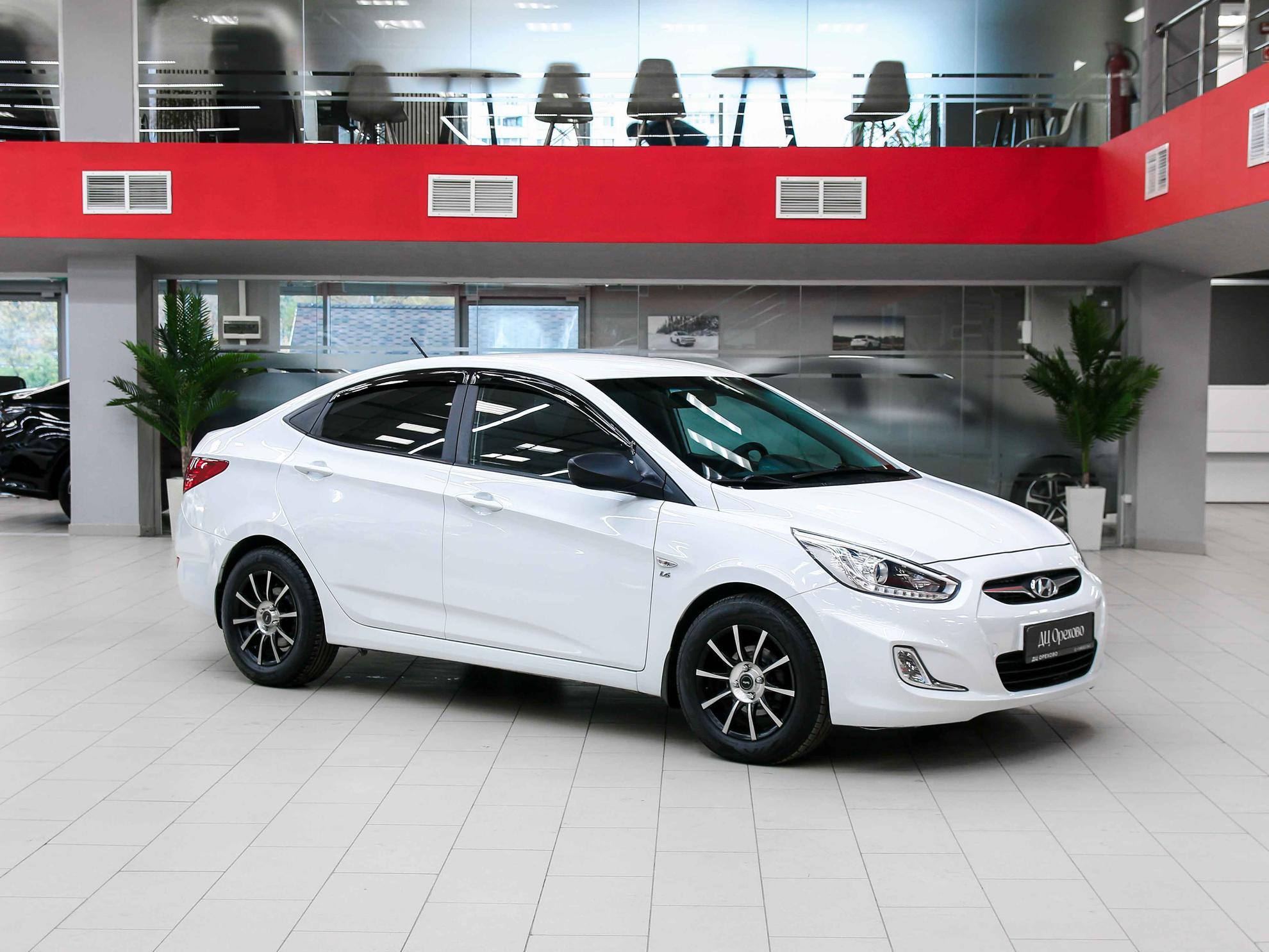 Hyundai Solaris 2014, белый, ДЦ Орехово