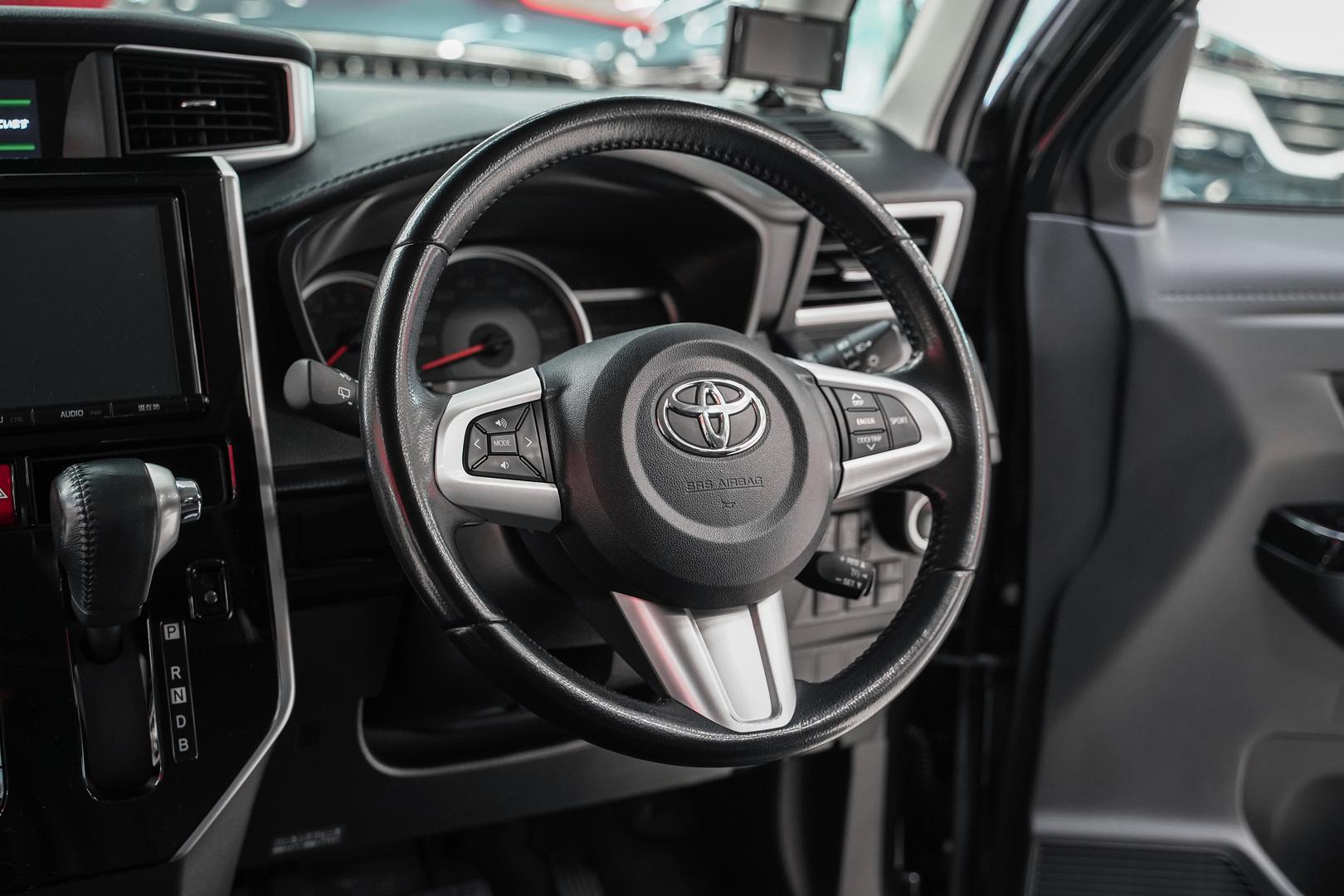 Toyota Roomy 2017, черный, ДЦ Орехово