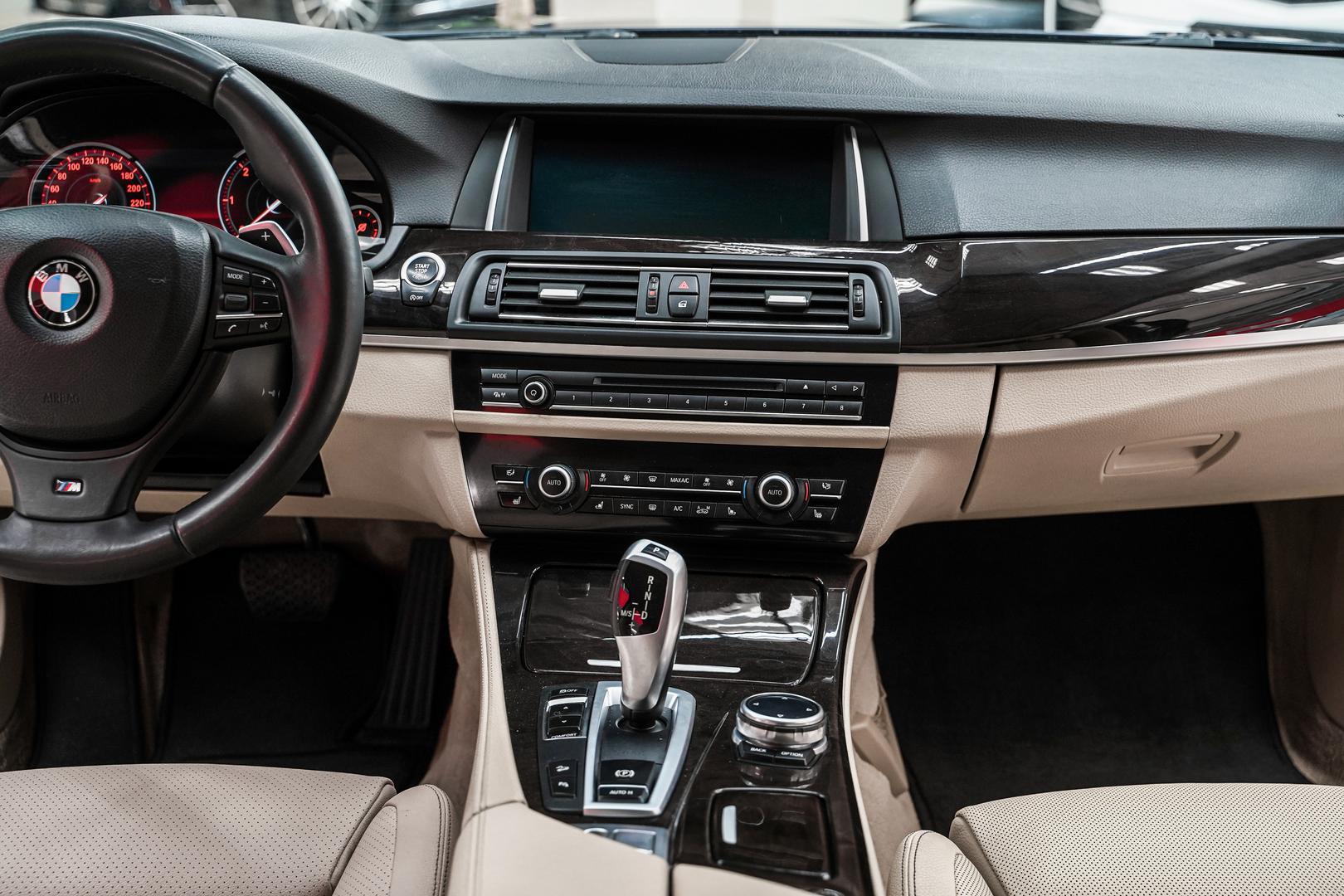 BMW 5 серии 2014, синий, ДЦ Орехово
