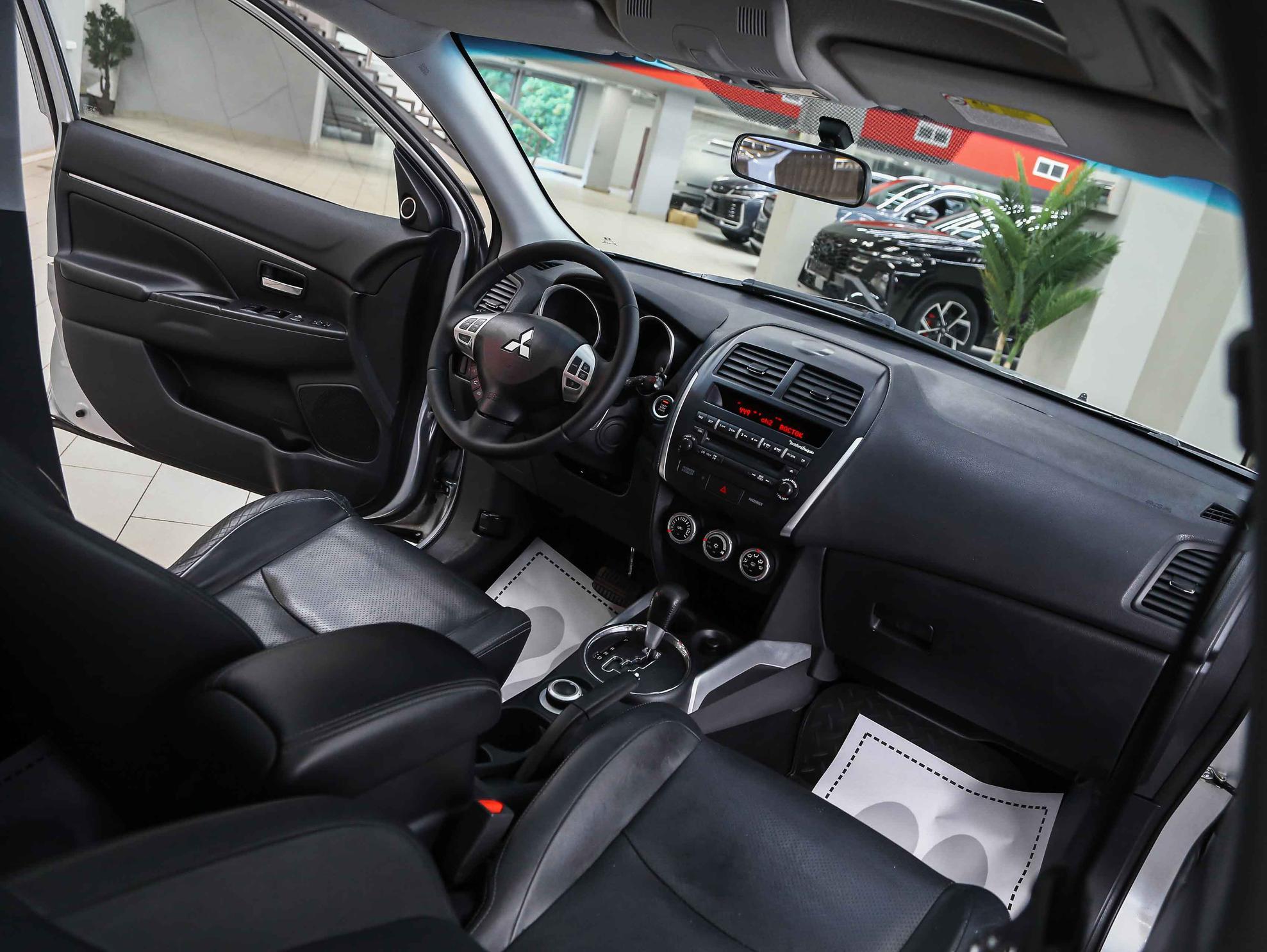 Mitsubishi ASX 2010, серебряный, ДЦ Орехово