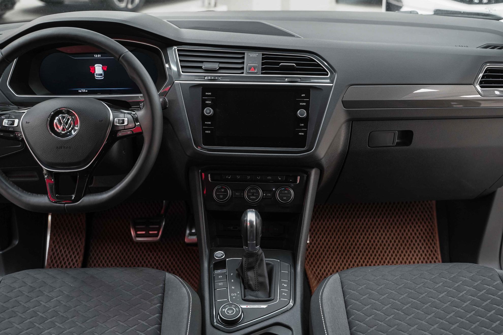Volkswagen Tiguan 2018, коричневый, ДЦ Орехово
