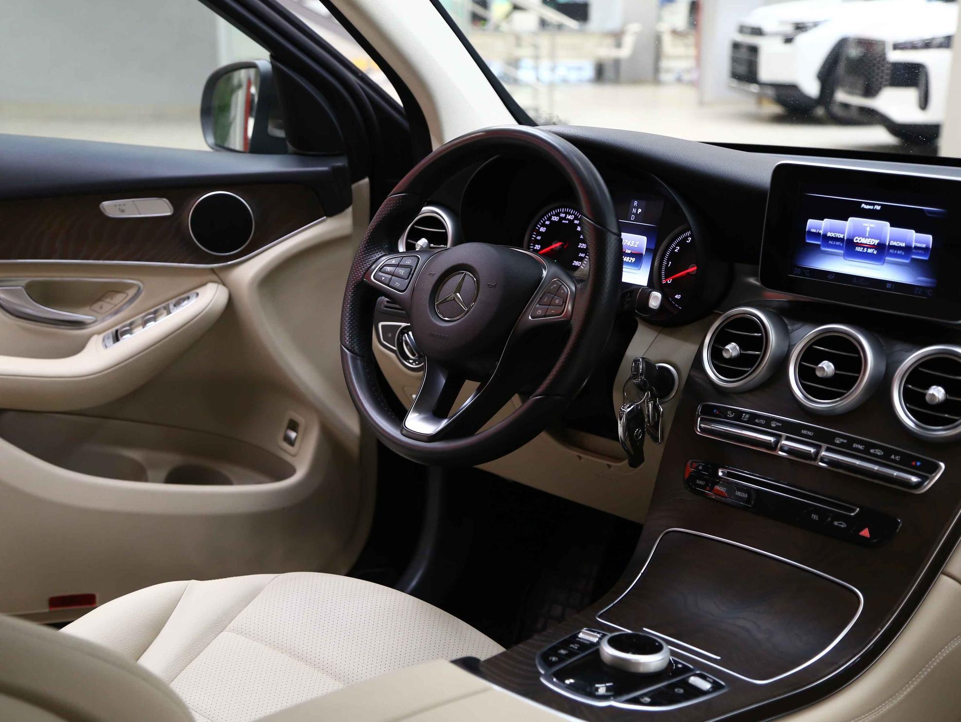 Mercedes-Benz GLC 2015, коричневый, ДЦ Орехово