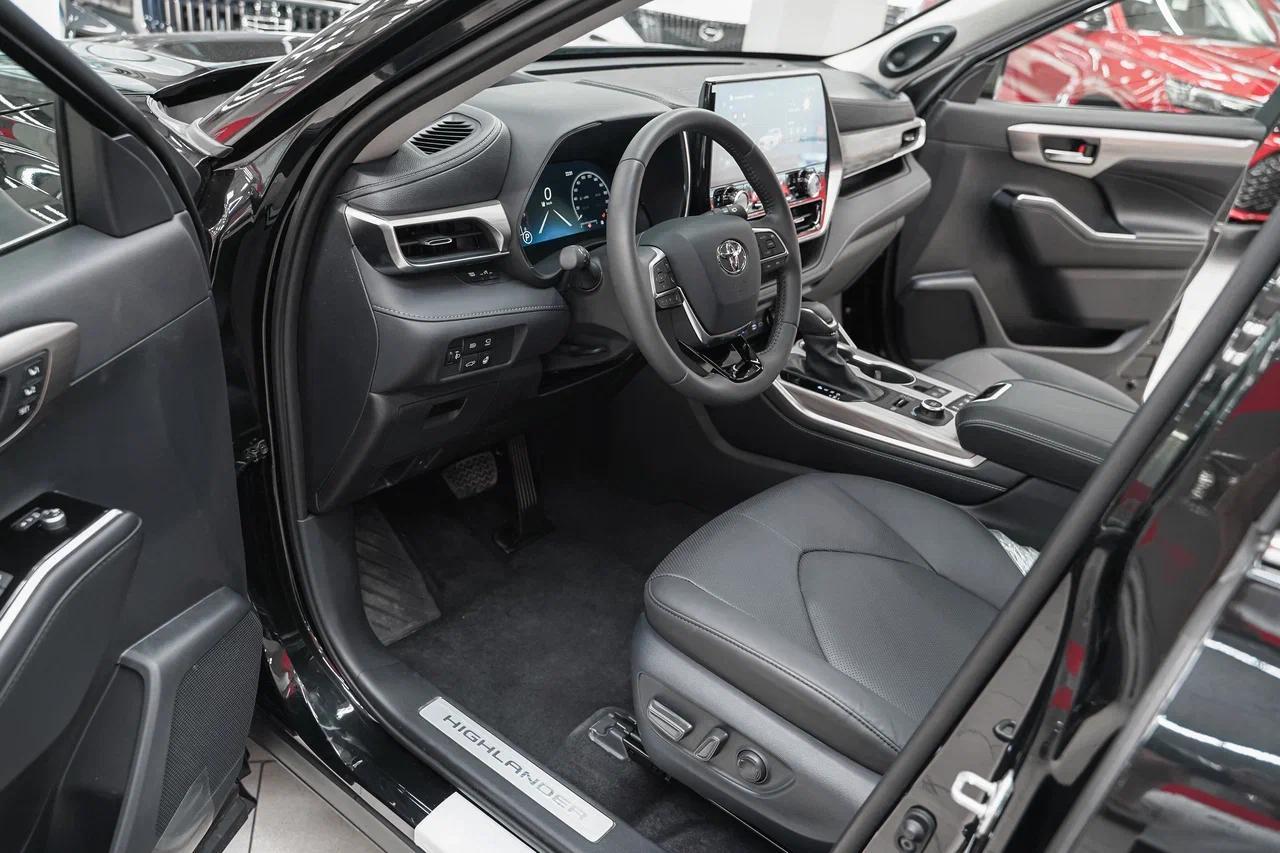 Toyota Highlander 2025, черный, ДЦ Орехово