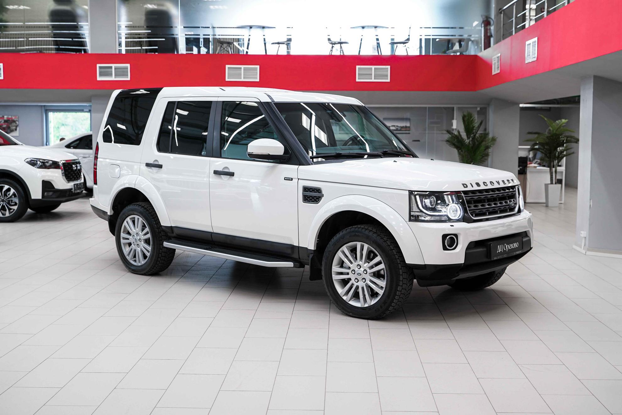 Land Rover Discovery 2015, белый, ДЦ Орехово