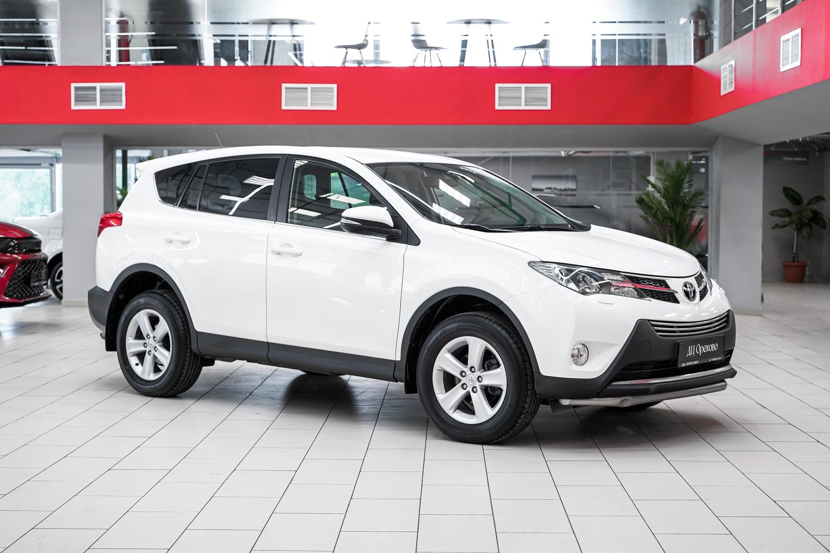 Toyota RAV4 2013, белый, ДЦ Орехово
