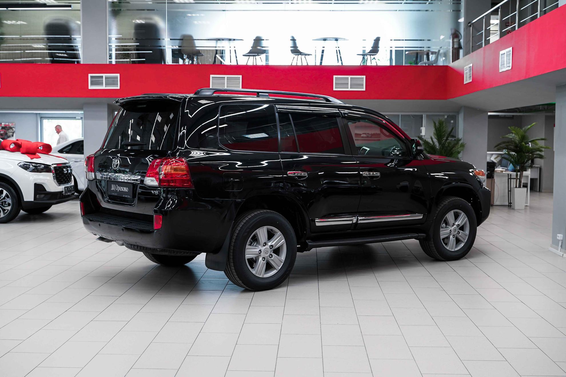 Toyota Land Cruiser 2012, черный, ДЦ Орехово