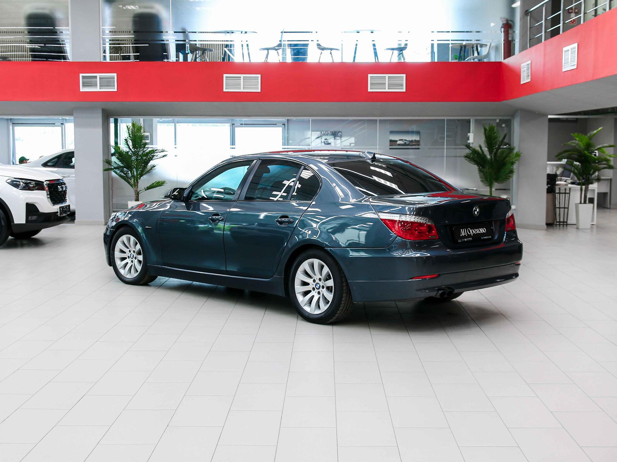 BMW 5 серии 2007, белый, ДЦ Орехово