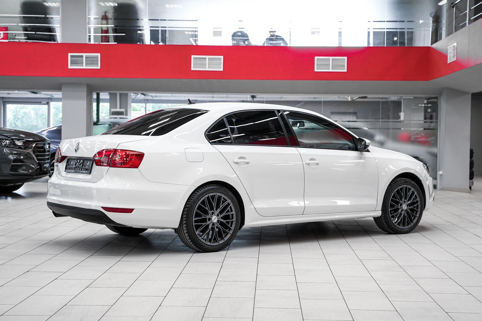 Volkswagen Jetta 2013, белый, ДЦ Орехово