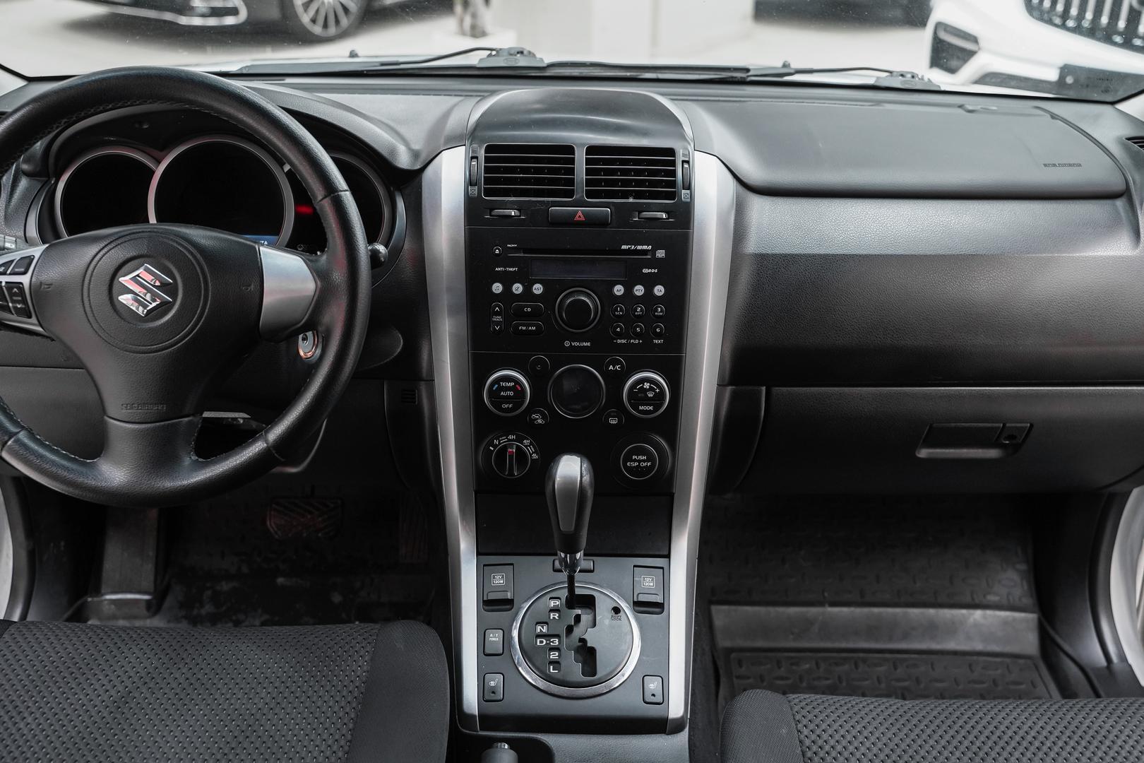 Suzuki Grand Vitara 2010, серебряный, ДЦ Орехово