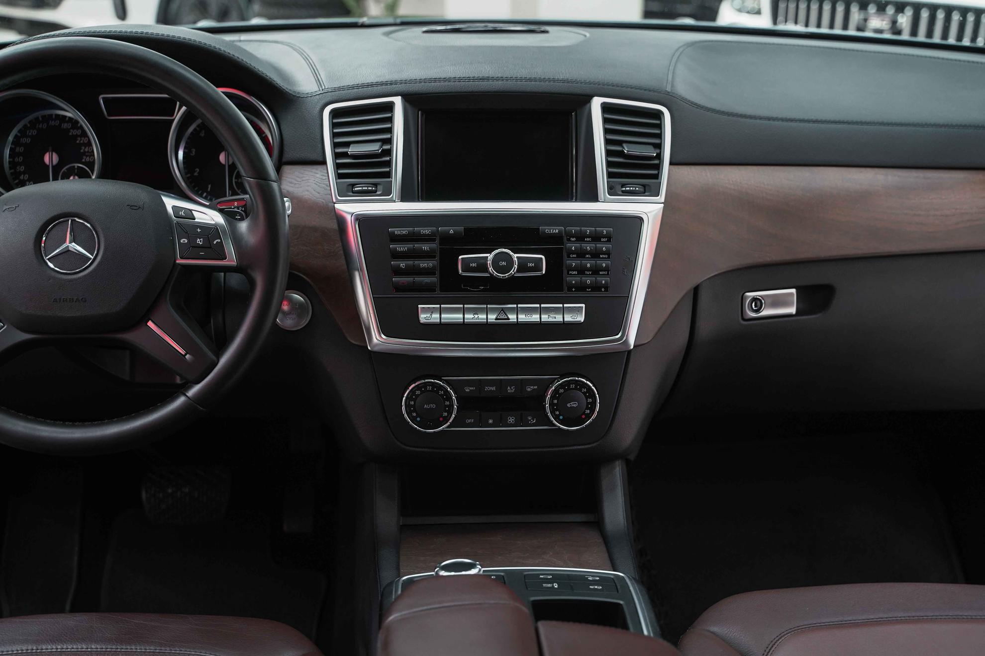 Mercedes-Benz GL-Класс 2015, серый, ДЦ Орехово