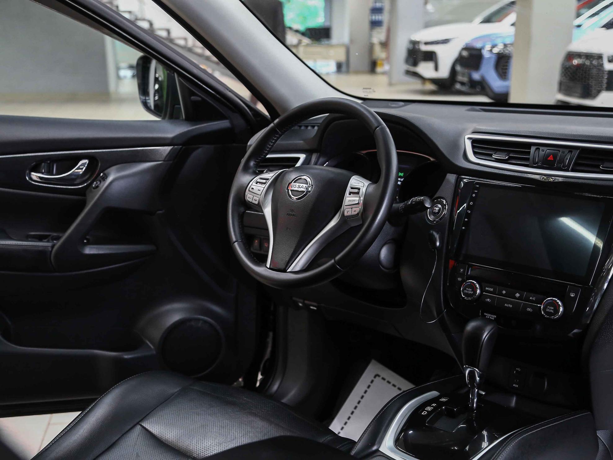 Nissan X-Trail 2015, зеленый, ДЦ Орехово