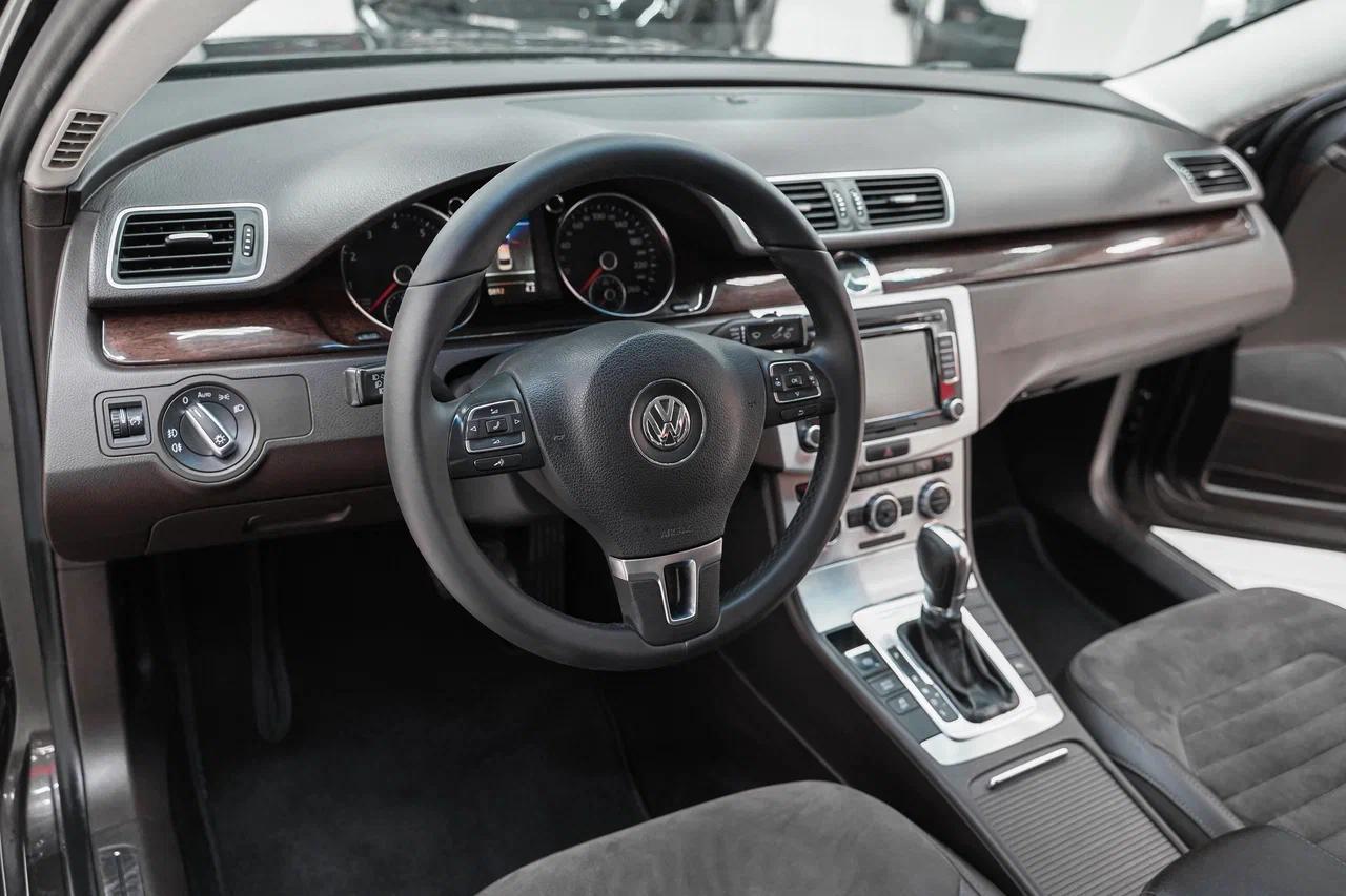 Volkswagen Passat 2013, коричневый, ДЦ Орехово