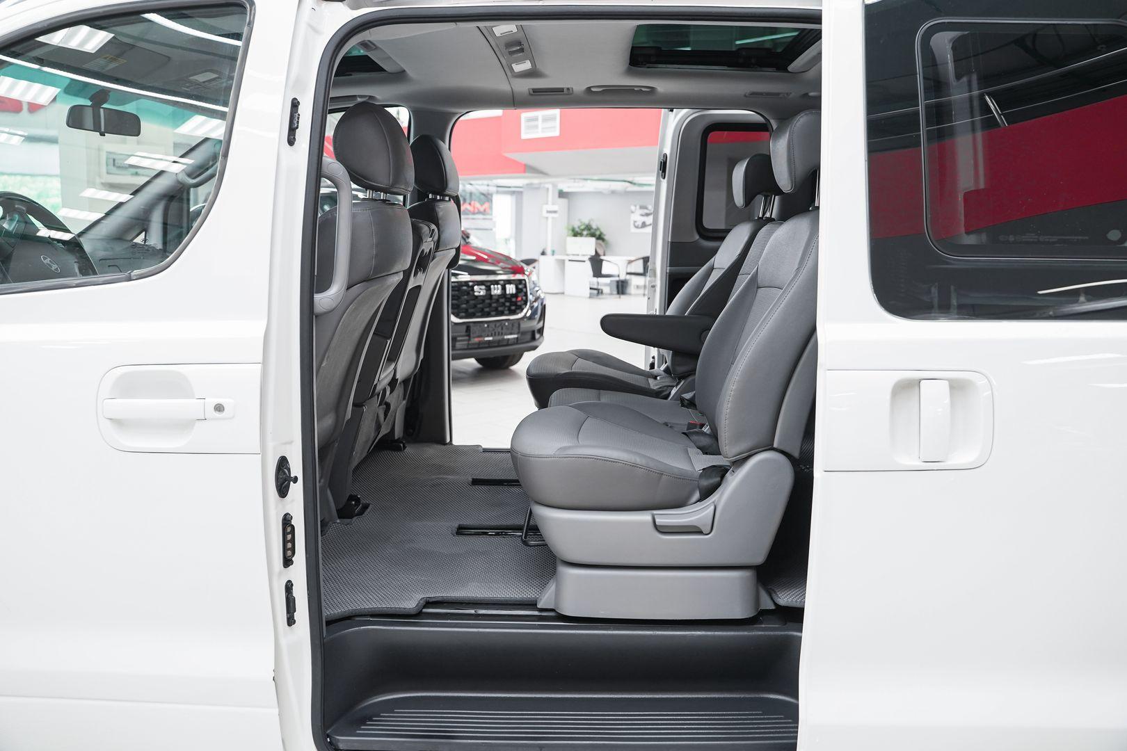 Hyundai Grand Starex 2011, белый, ДЦ Орехово