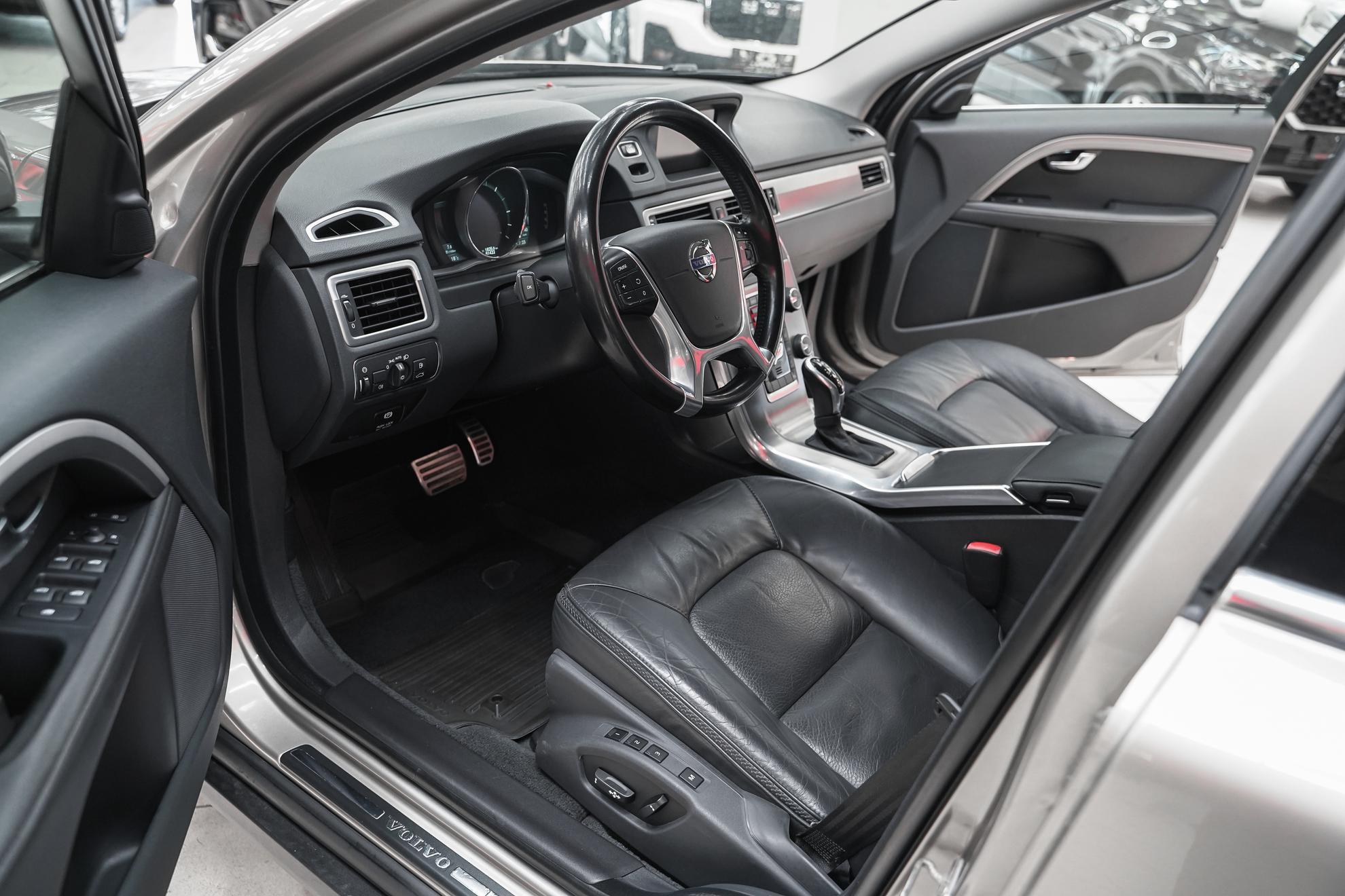 Volvo XC70 2013, бежевый, ДЦ Орехово