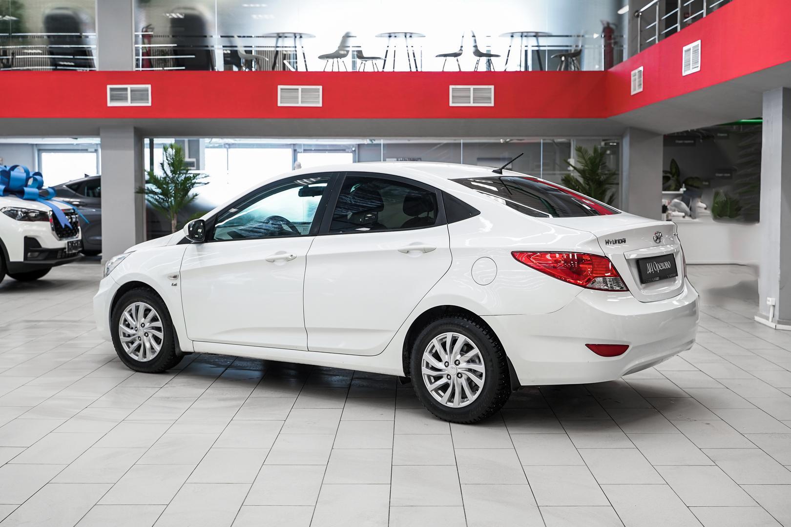 Hyundai Solaris 2014, белый, ДЦ Орехово