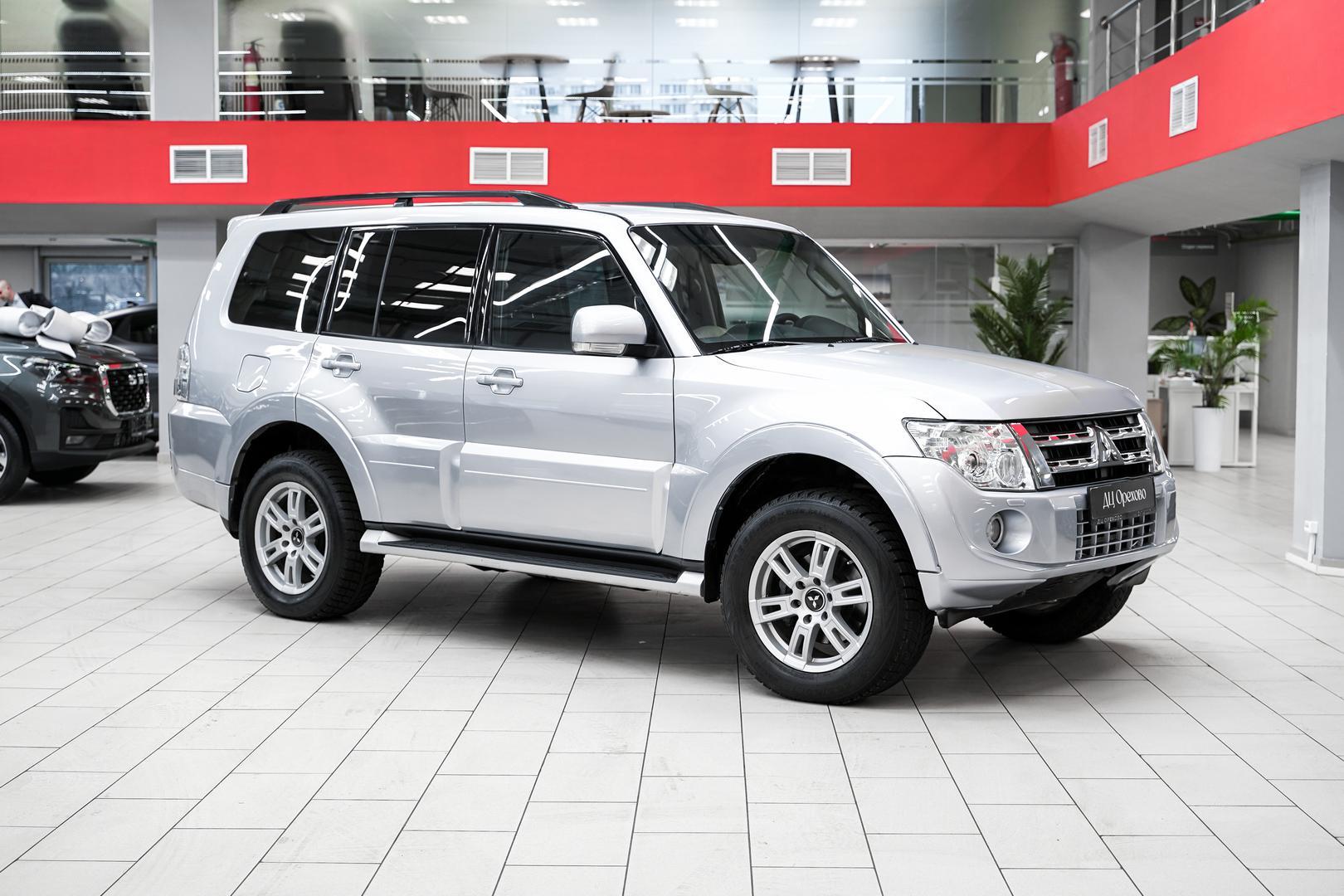 Mitsubishi Pajero 2011, серебряный, ДЦ Орехово
