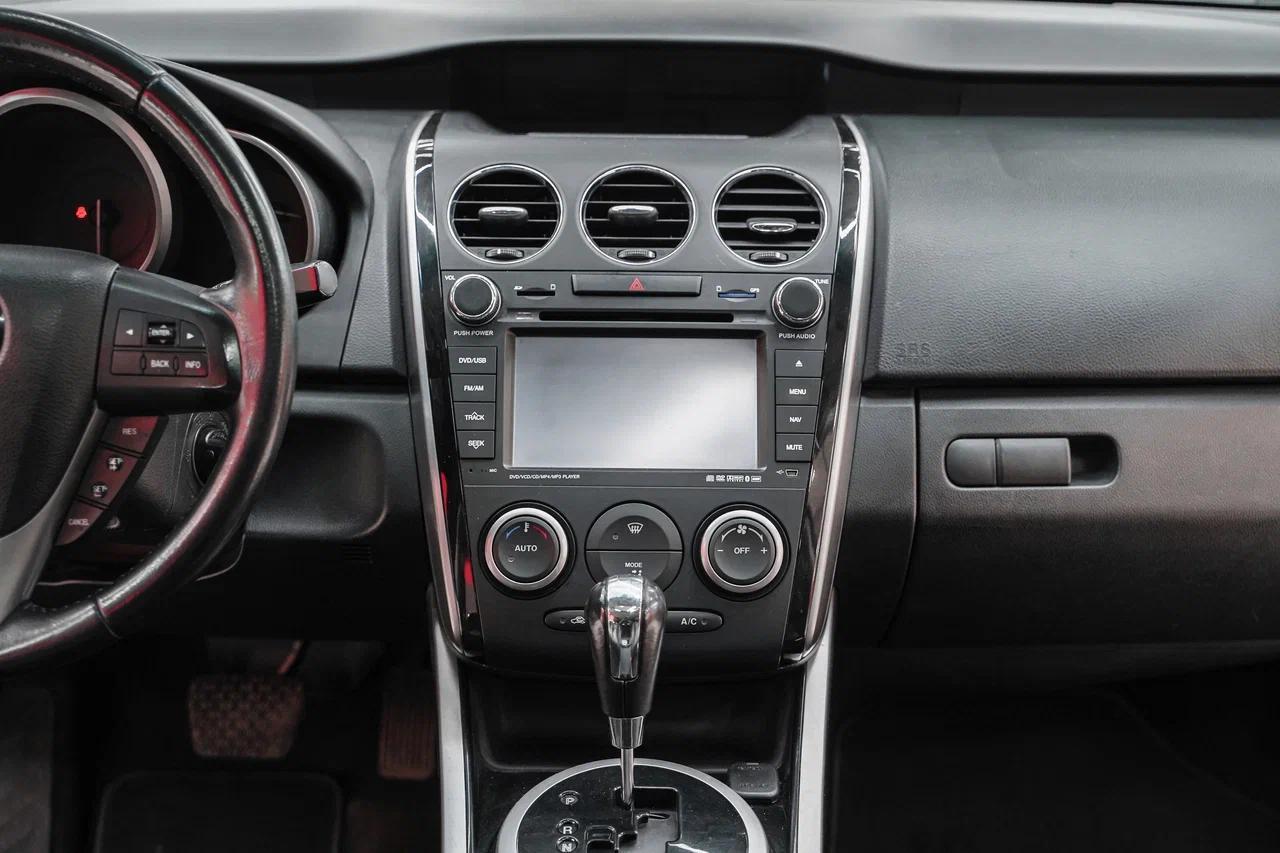 Mazda CX-7 2011, белый, ДЦ Орехово