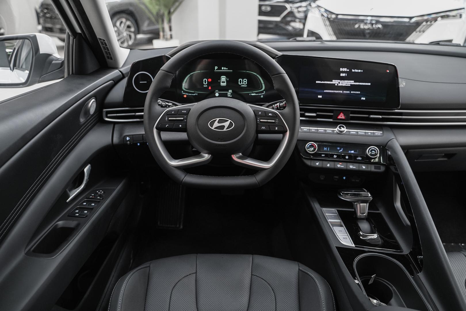 Hyundai Elantra 2025, белый, ДЦ Орехово