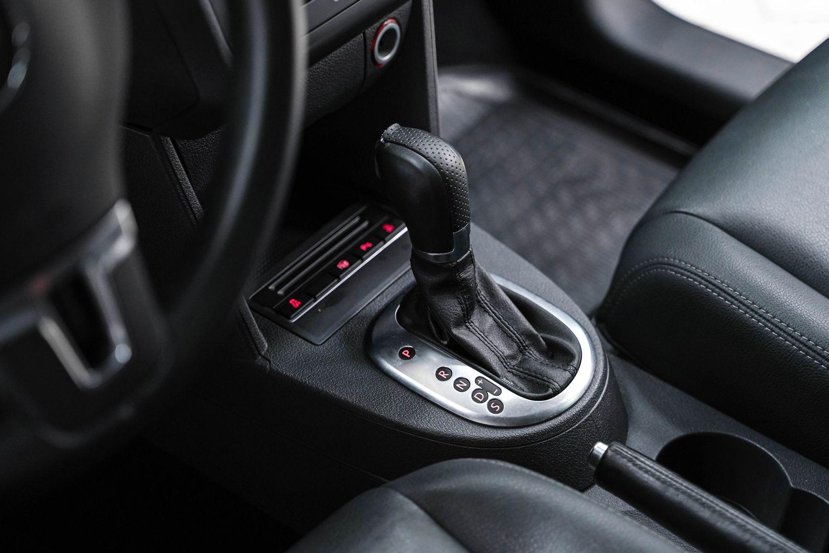 Volkswagen Touran 2011, синий, ДЦ Орехово