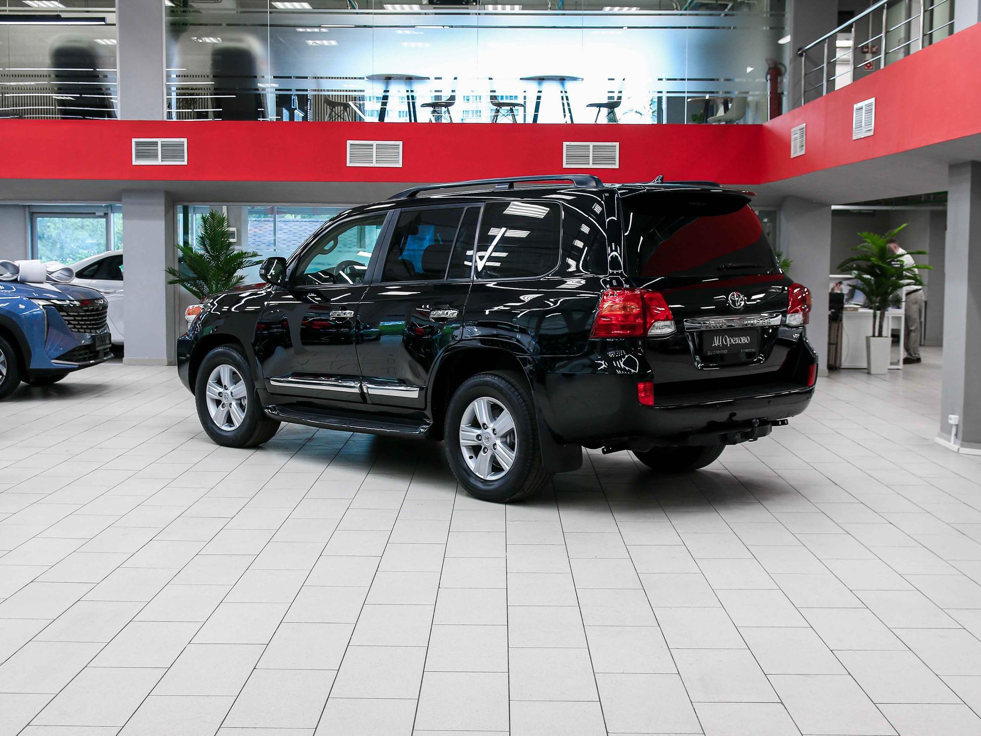 Toyota Land Cruiser 2013, черный, ДЦ Орехово