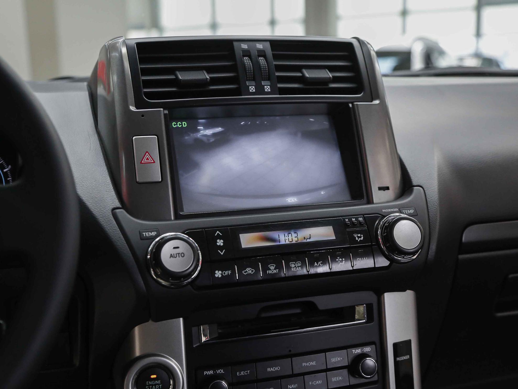 Toyota Land Cruiser Prado 2013, белый, ДЦ Орехово