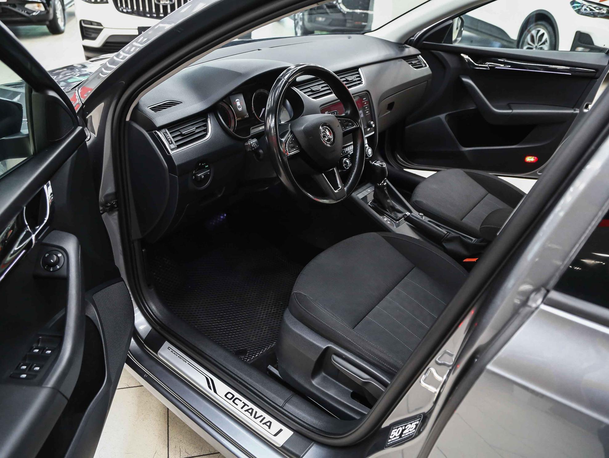 Skoda Octavia 2018, серый, ДЦ Орехово