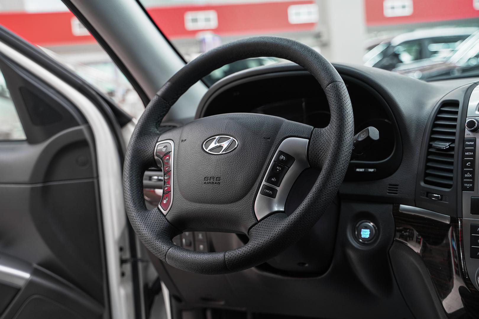 Hyundai Santa Fe 2011, белый, ДЦ Орехово