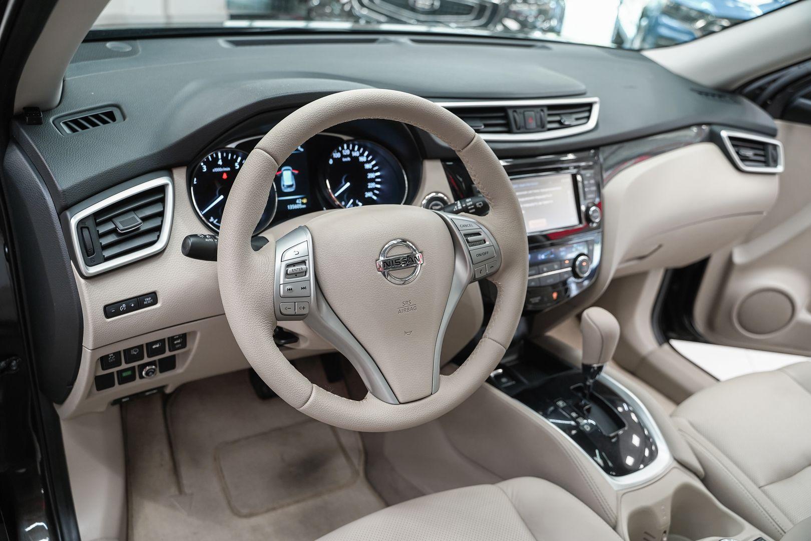 Nissan X-Trail 2015, зеленый, ДЦ Орехово