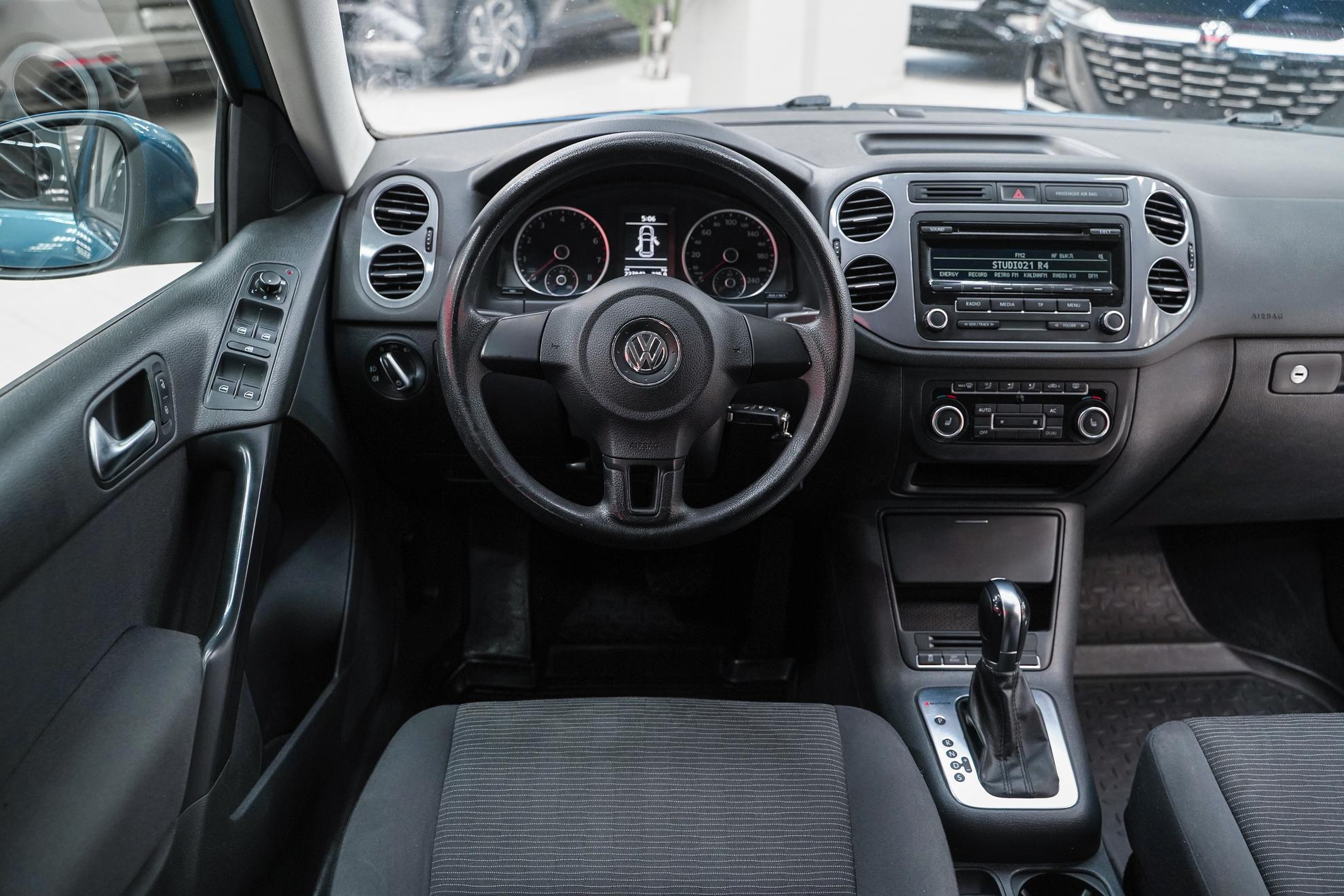 Volkswagen Tiguan 2012, синий, ДЦ Орехово