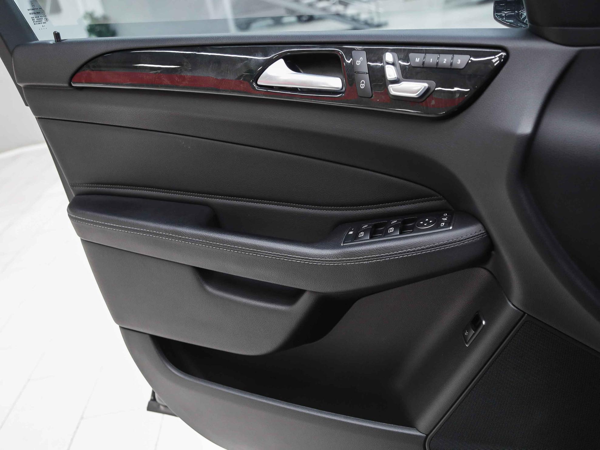 Mercedes-Benz GLE 2016, черный, ДЦ Орехово