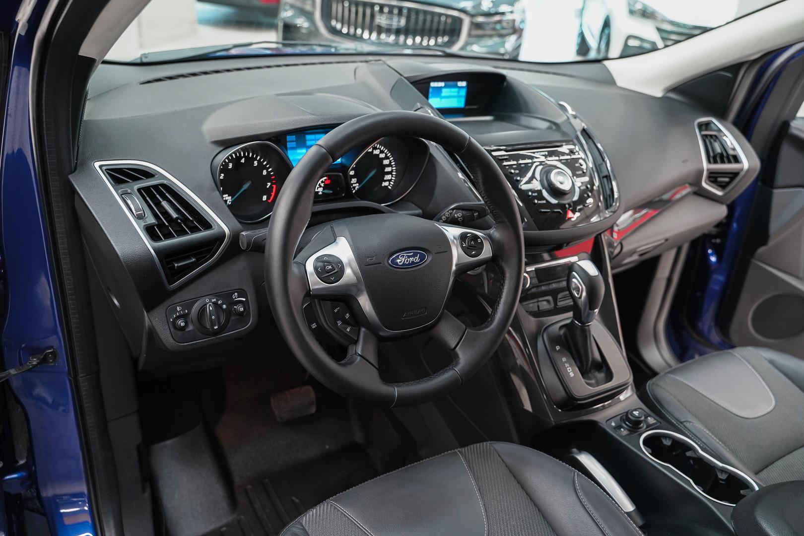 Ford Kuga 2015, синий, ДЦ Орехово