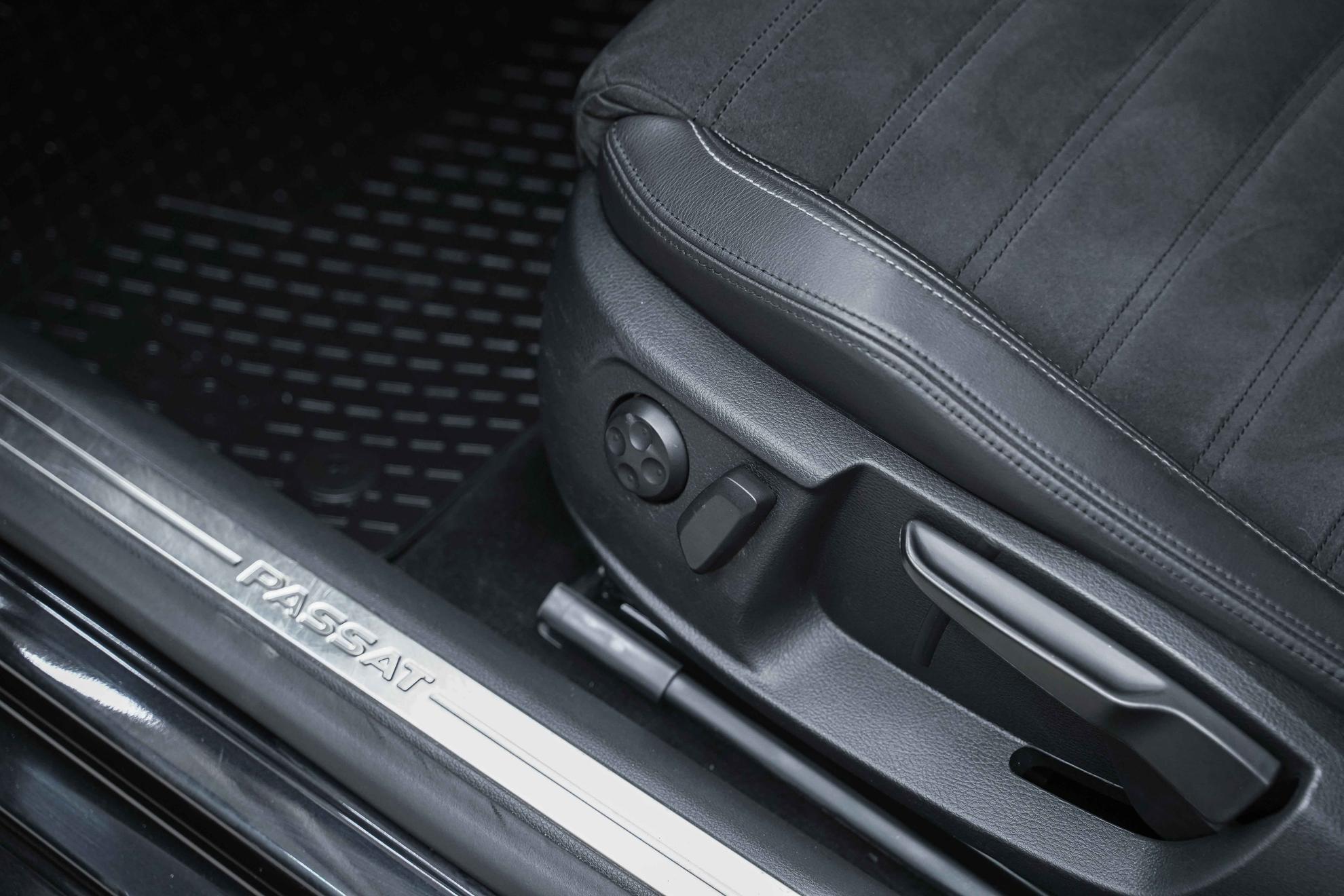 Volkswagen Passat CC 2013, черный, ДЦ Орехово
