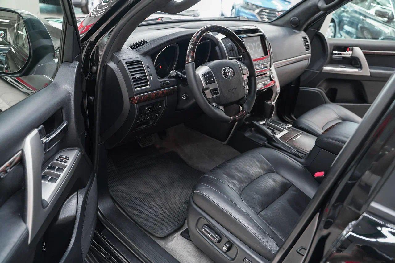 Toyota Land Cruiser 2014, черный, ДЦ Орехово