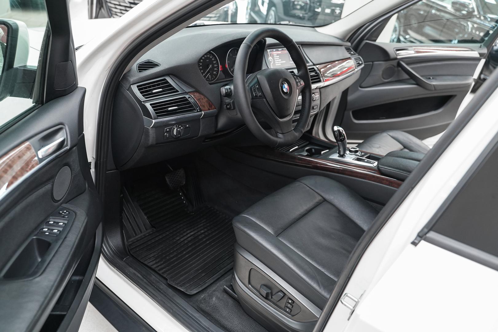 BMW X5 2013, белый, ДЦ Орехово