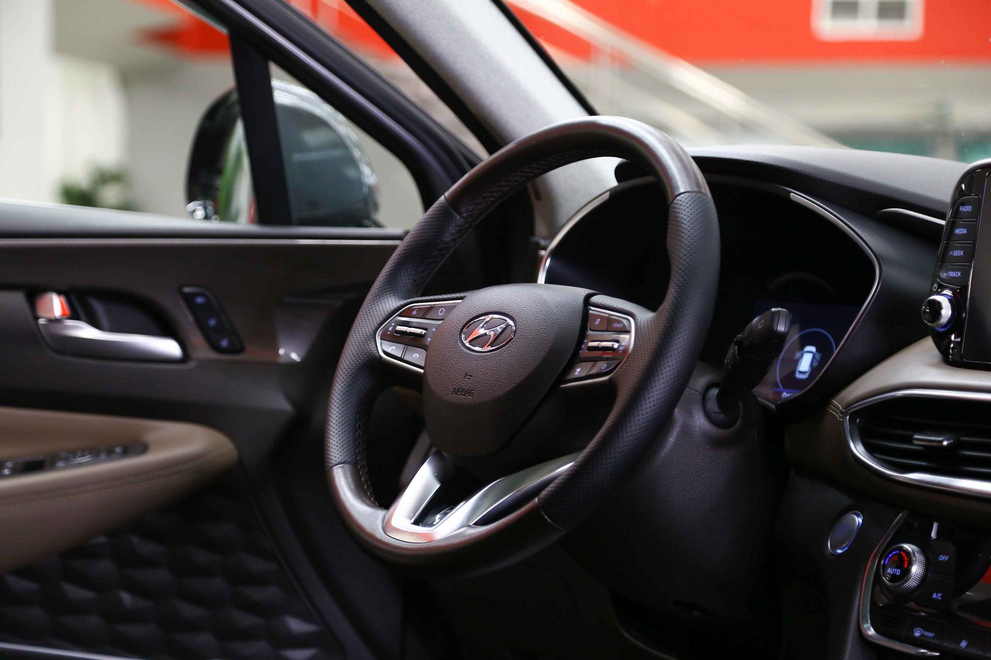 Hyundai Santa Fe 2018, серый, ДЦ Орехово