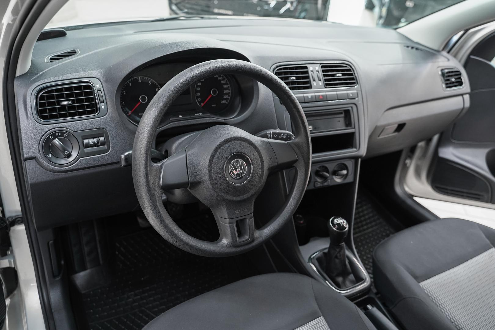Volkswagen Polo 2012, серебряный, ДЦ Орехово