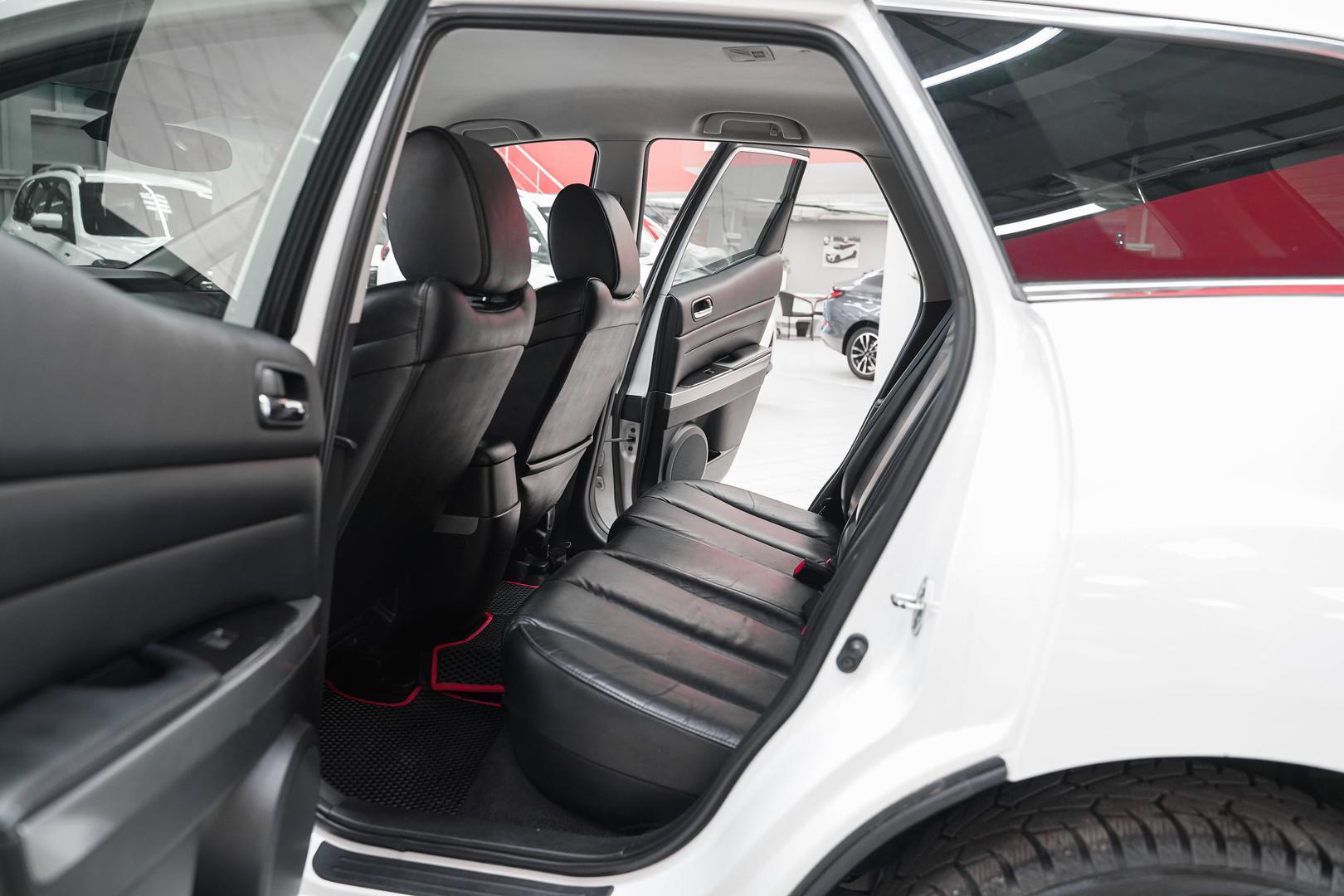 Mazda CX-7 2010, белый, ДЦ Орехово