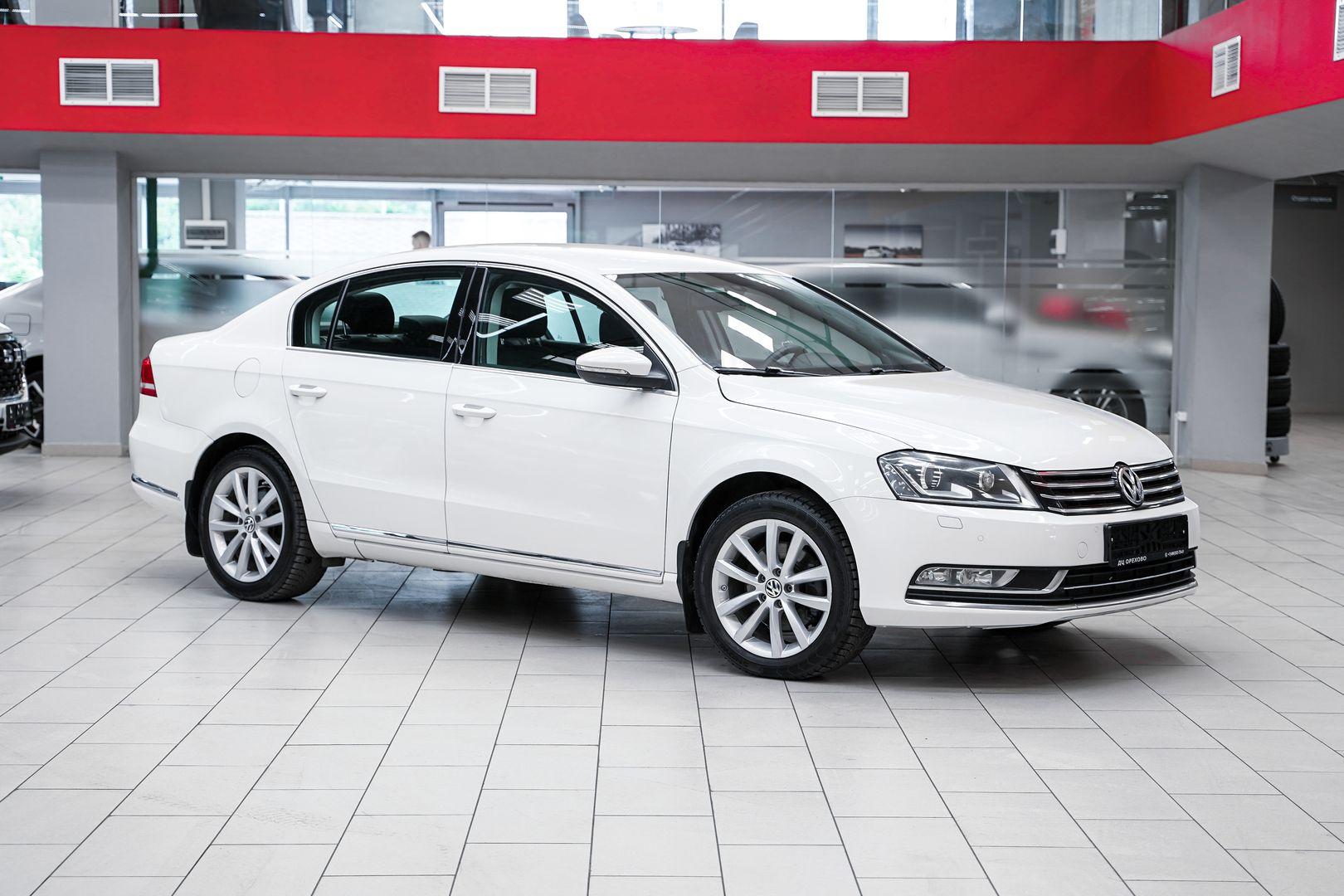 Volkswagen Passat 2013, белый, ДЦ Орехово