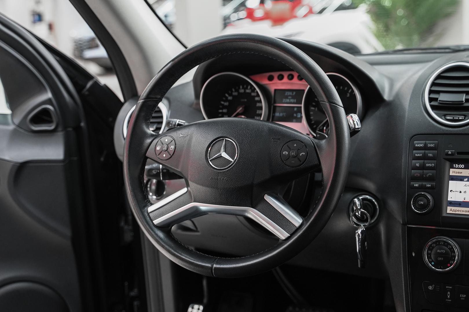 Mercedes-Benz M-Класс 2008, черный, ДЦ Орехово