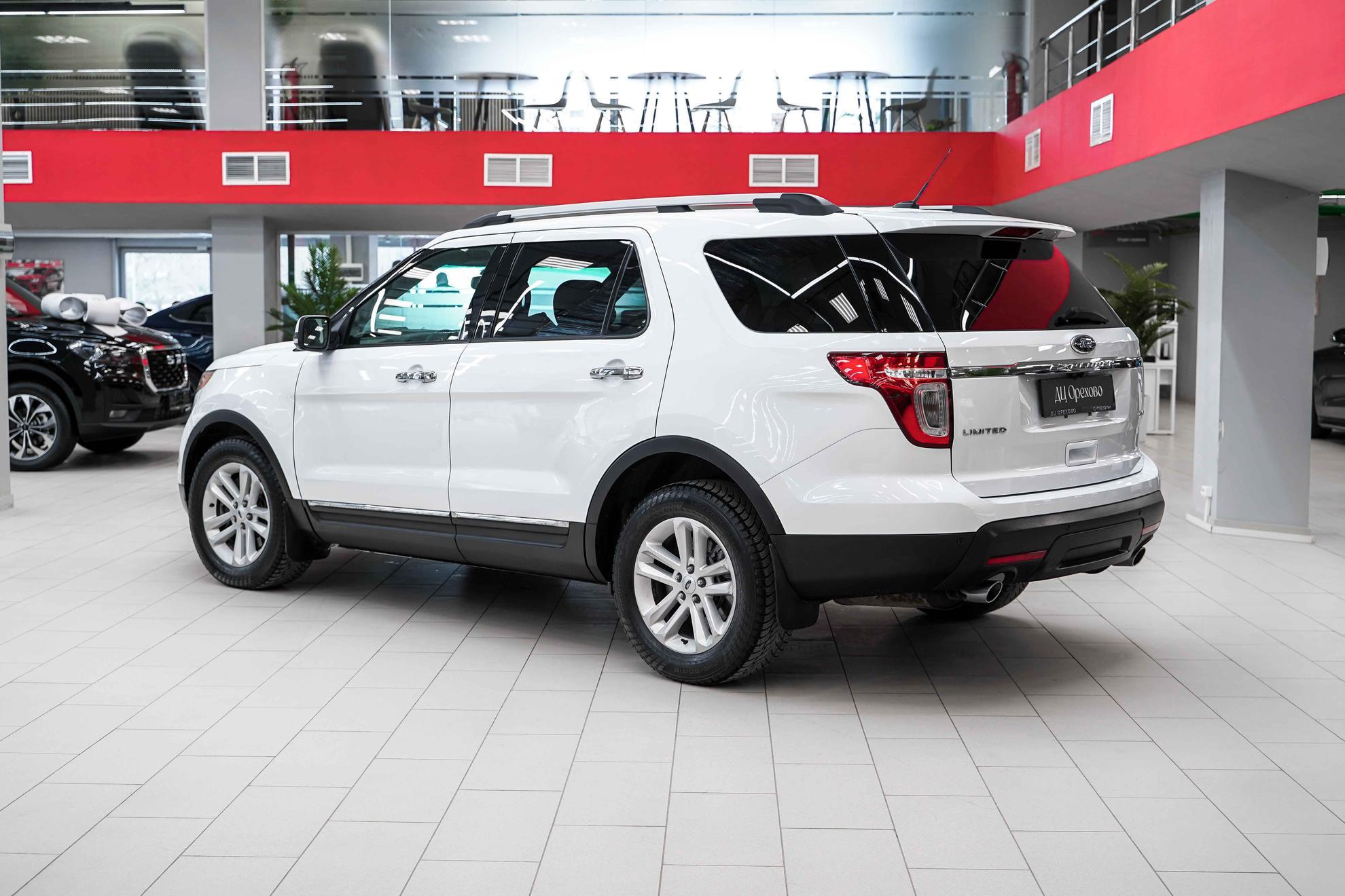 Ford Explorer 2013, белый, ДЦ Орехово